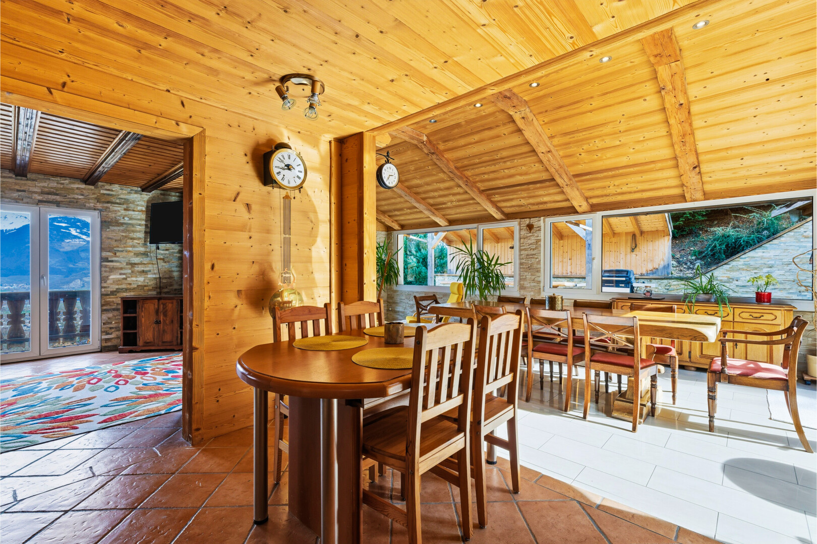 esszimmer mit balkendecke, beamed ceiling, holzdecke, wood ceiling, und inside property