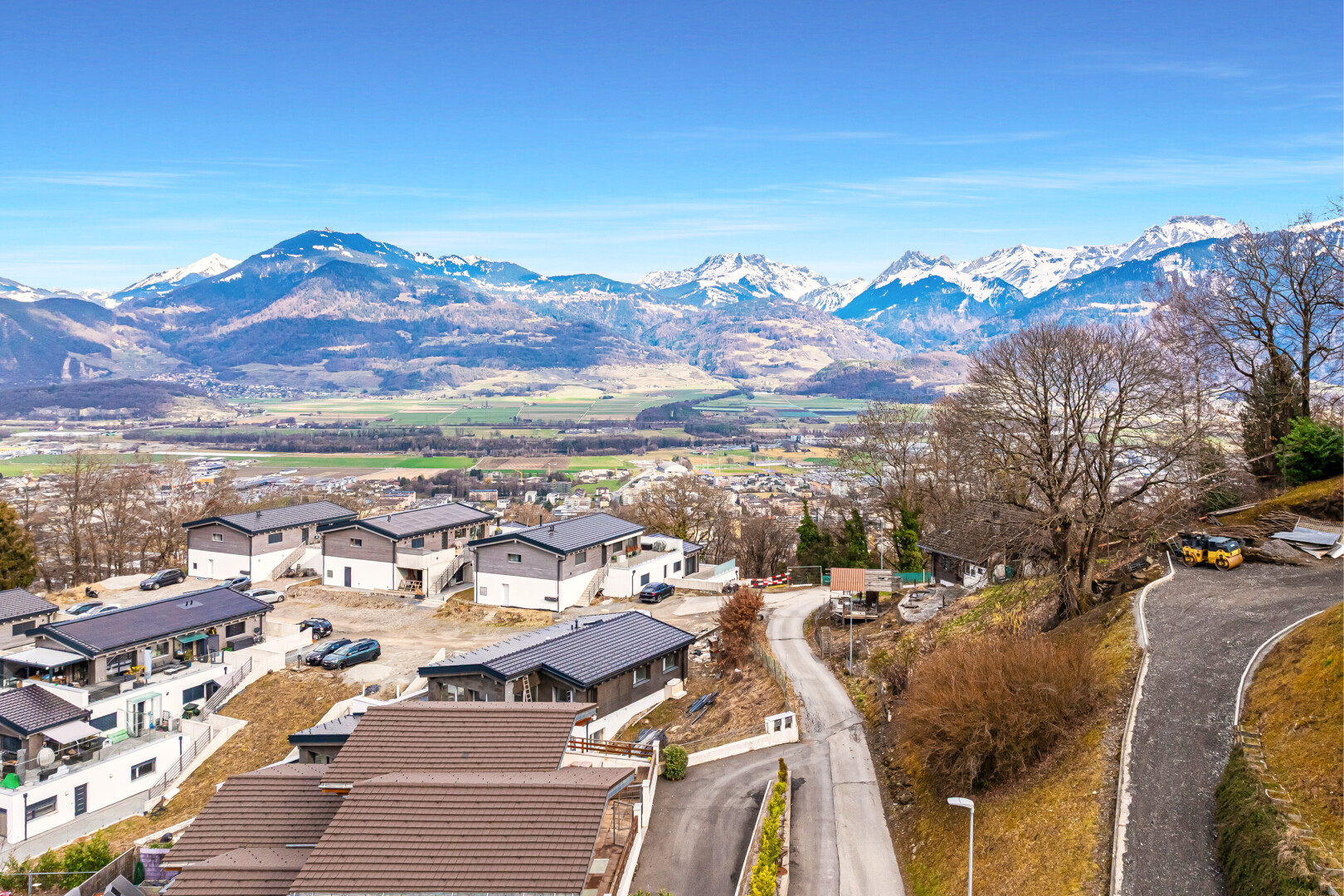 blick auf die berge mit wohngebietblick, residential view, blick auf die berge, mountain view, und day time