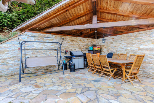terrasse mit grill, essbereich im freien, und terrasse