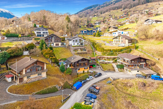 außenansicht mit wohngebietblick, residential view, blick auf die berge, mountain view, und day time