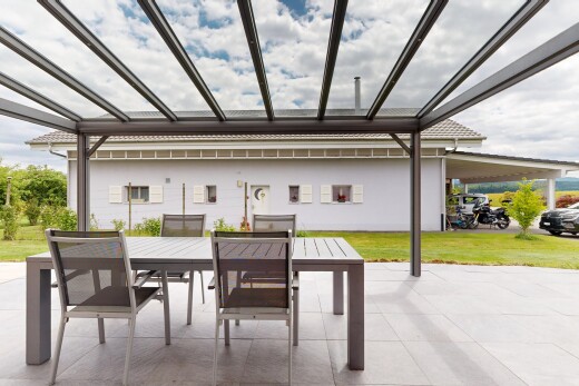 terrasse mit pergola, from property, terrasse, essbereich im freien, und rasen