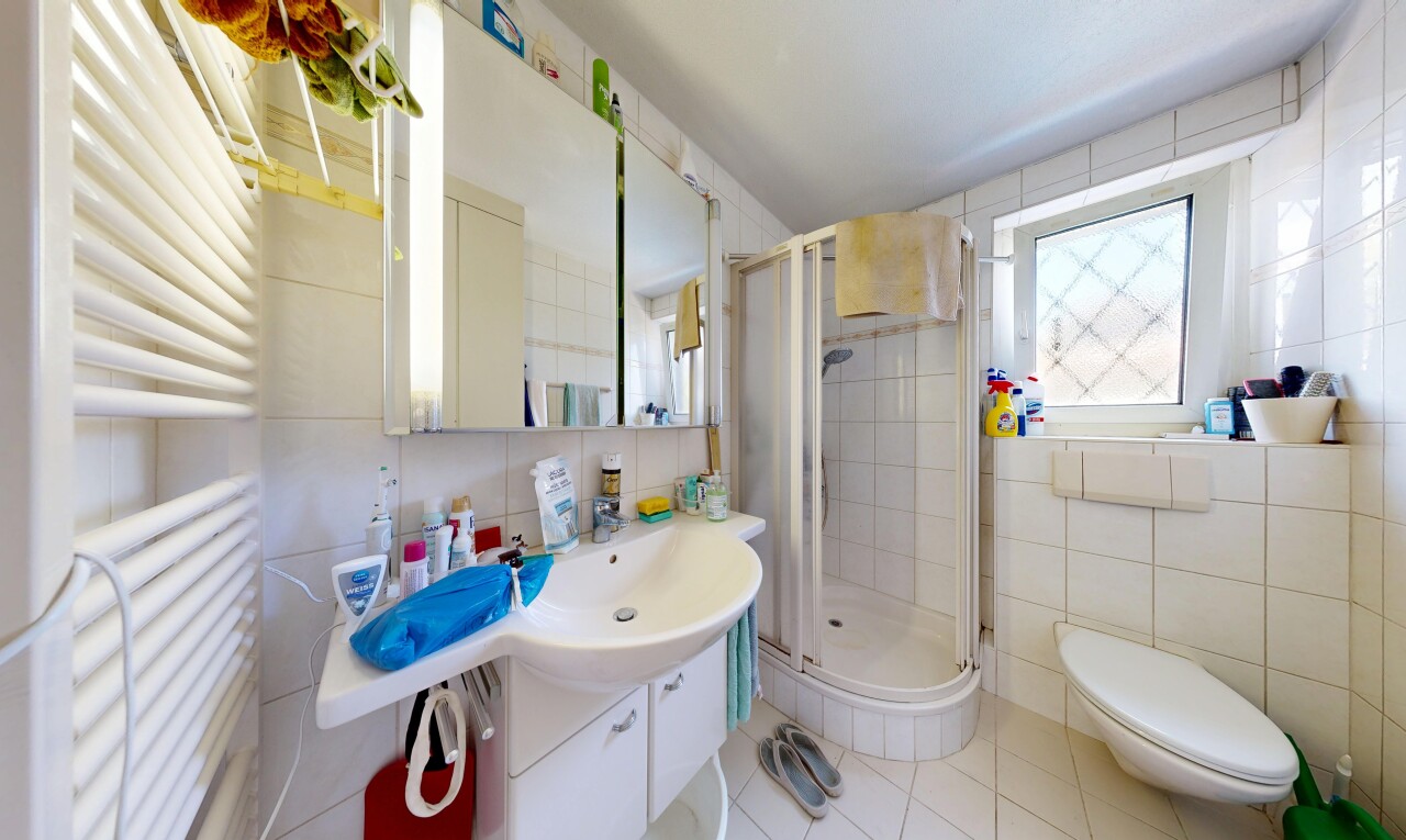 bad mit kühler, tile wall, fliesenwand, komplettes badezimmer, und dusche