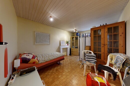 wohnzimmer mit drywall, gipskartonwand, und inside property