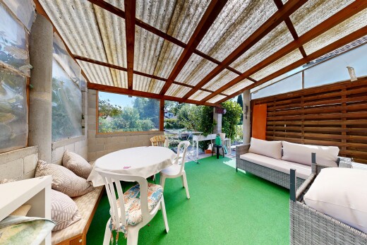 terrasse mit wohnraum im freien und terrasse