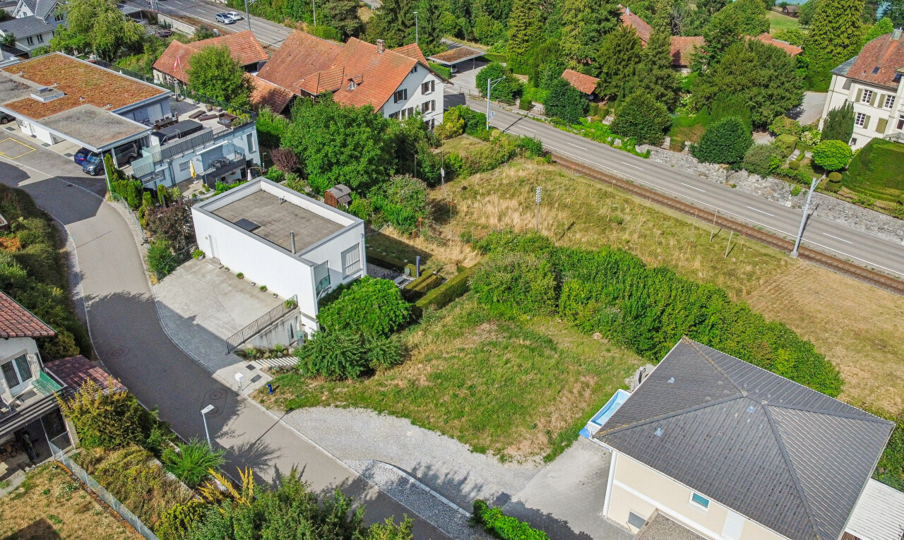 außenansicht mit wohngebietblick, residential view, neighborhood view, und leeres grundstück