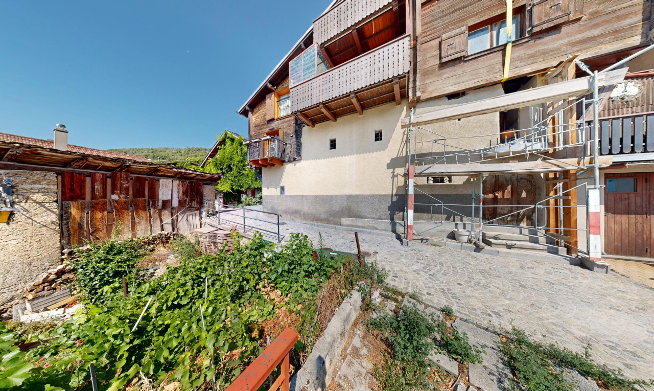 extérieur du bâtiment avec day time, vue sur le complexe d'appartements, et apartment complex view