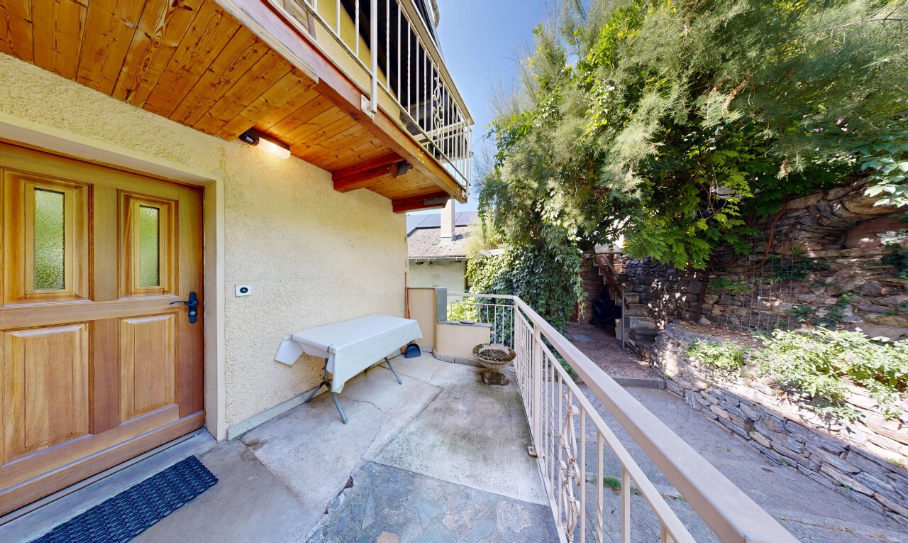 terrasse avec balcon, from property, et day time