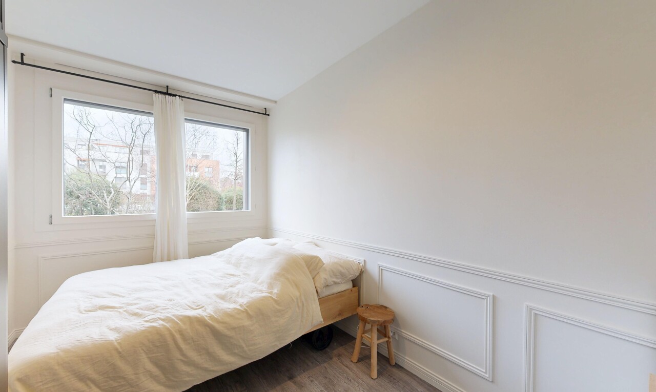 chambre avec cloison sèche, drywall, inside property, lumière naturelle, et natural light