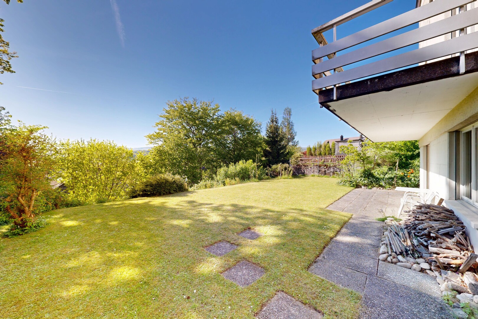 jardin avec from property, pelouse, et day time