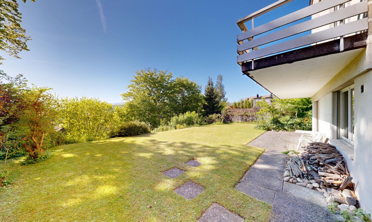 jardin avec from property, pelouse, et day time