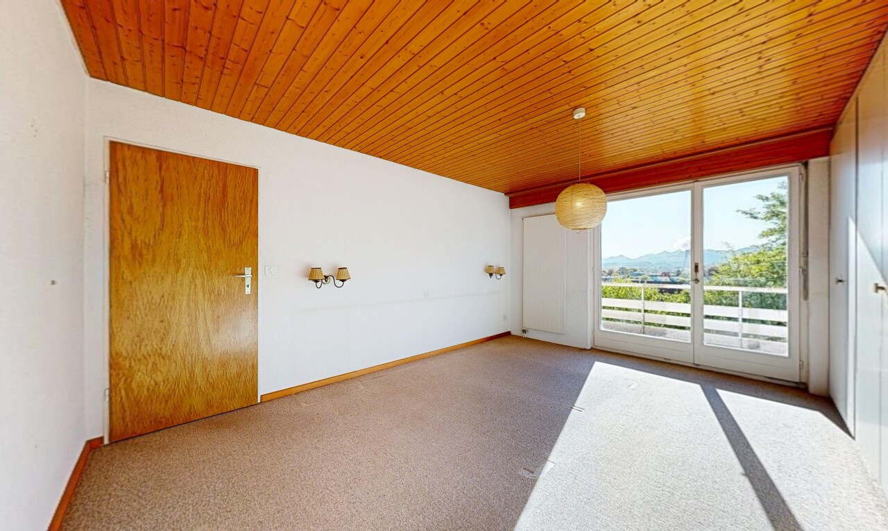 pièce vide avec drywall, cloison sèche, vue sur la montagne, mountain view, et carpet