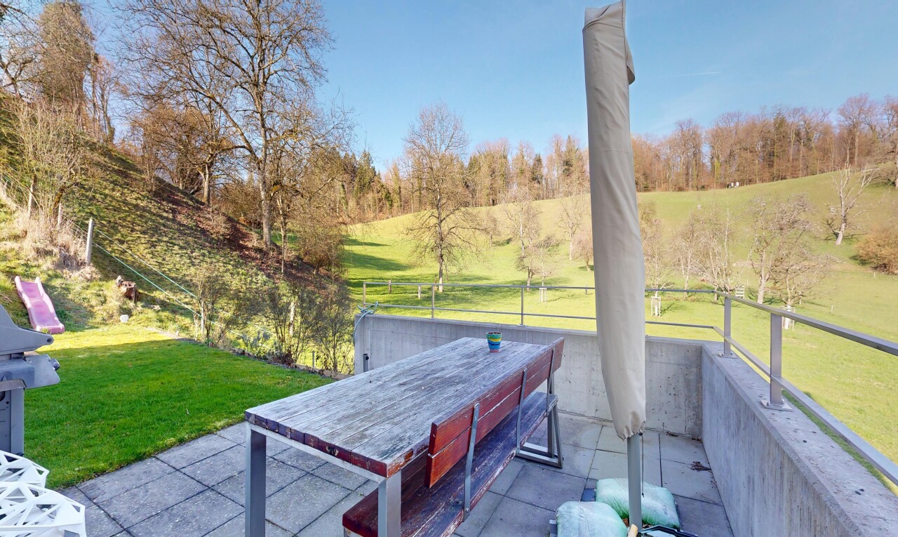 terrasse mit rasen, from property, day time, und terrasse