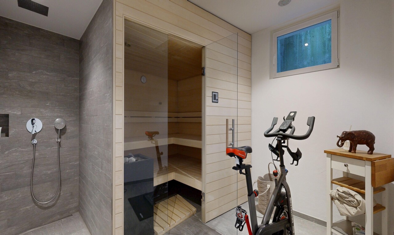 fitnessstudio mit sauna, drywall, gipskartonwand, und light floor