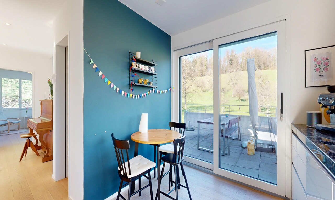 esszimmer mit holzfußboden, wood finish floor, gipskartonwand, drywall, und inside property
