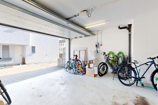parking avec inside property