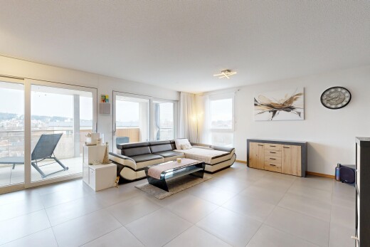 wohnzimmer mit drywall, gipskartonwand, inside property, natural light, und natürliches licht