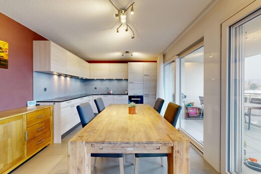 esszimmer mit inside property, light floor, natürliches licht, natural light, und gipskartonwand