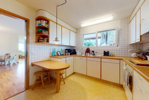 küche mit inside property, natürliches licht, natural light, küchenrückwand beim herd, und küchenrückwand beim Herd