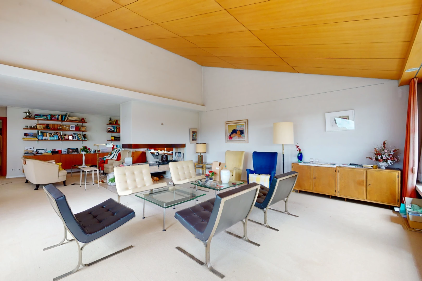 bureau avec plafond voûté