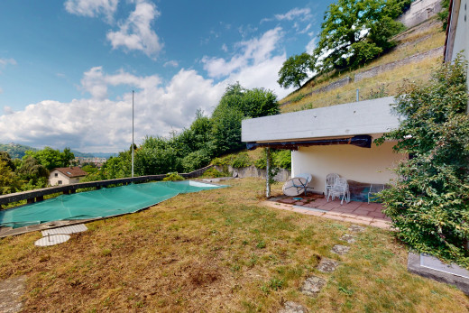 piscine avec patio et piscine