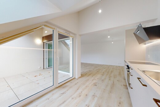 cuisine avec light floor, hotte, sol en finition bois, wood finish floor, et plans de travail
