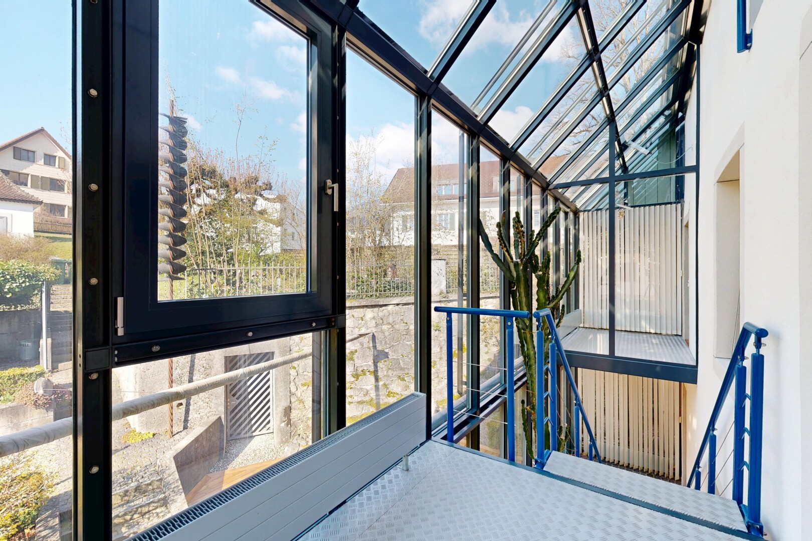 réception / lobby avec day time et natural light
