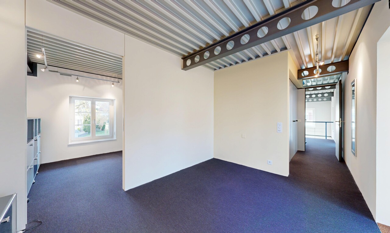 pièce vide avec inside community, cloison sèche, drywall, moquette, et carpet