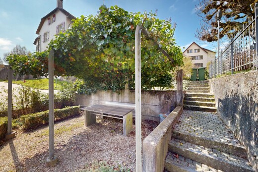 jardin avec day time, escaliers, clôture, et from property