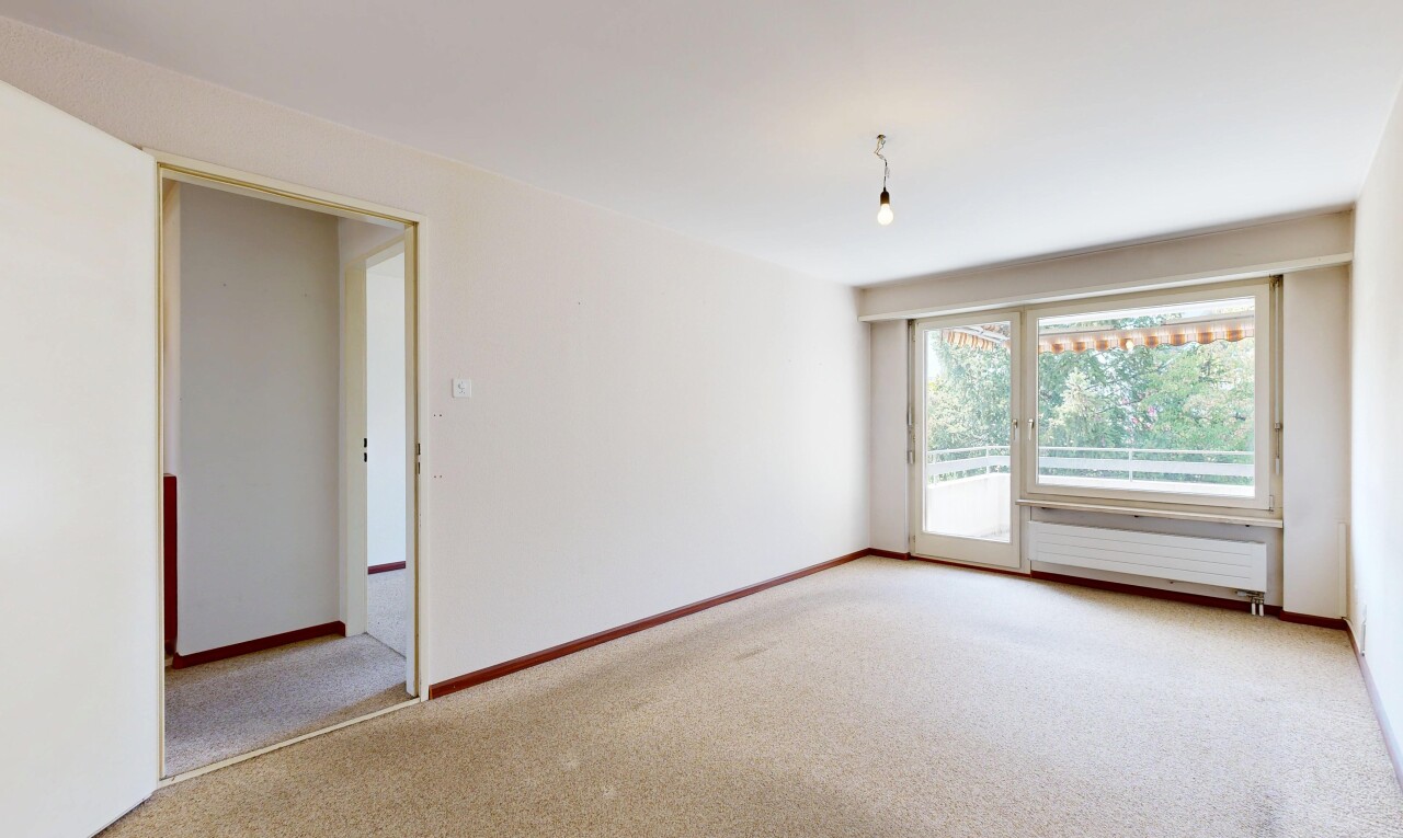 leerer raum mit kühler, gipskartonwand, drywall, teppich, und carpet