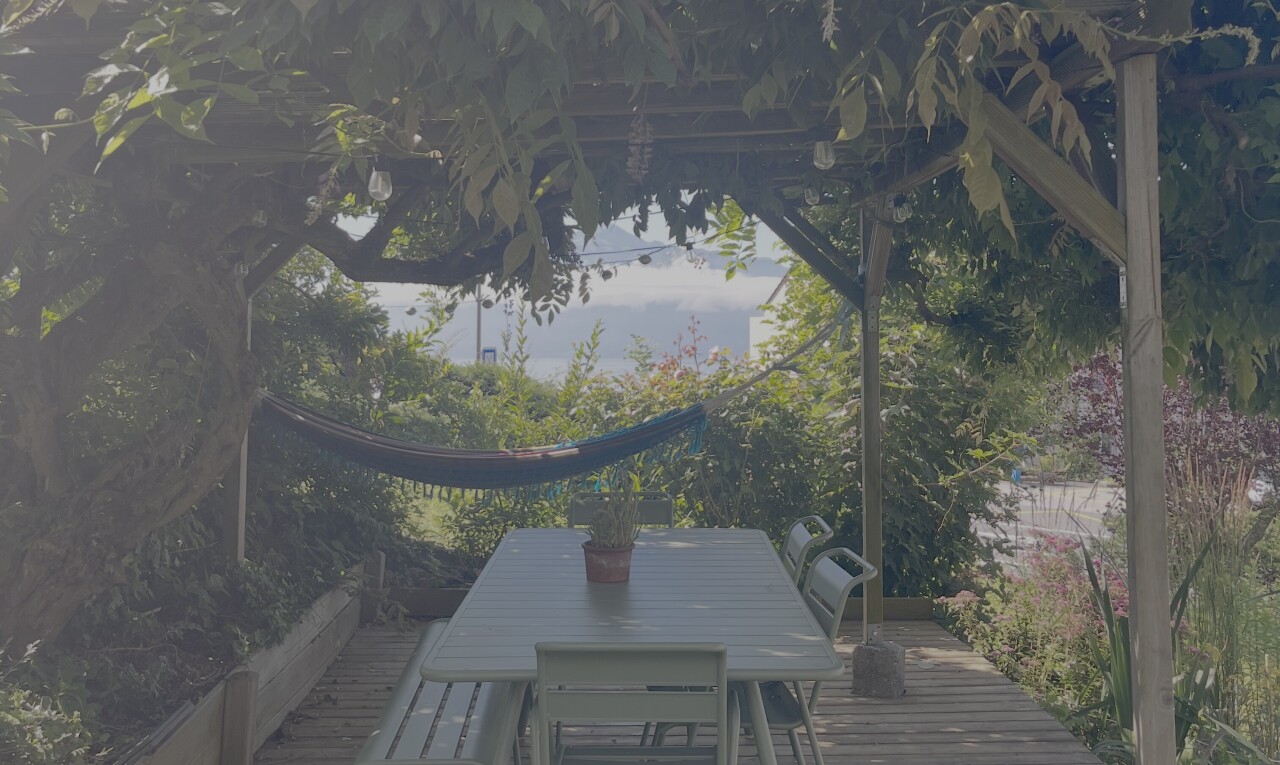 espace extérieur avec terrasse, from property, et coin repas extérieur