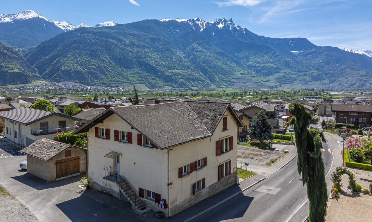 blick auf die berge mit wohngebietblick, residential view, day time, blick auf die berge, und mountain view