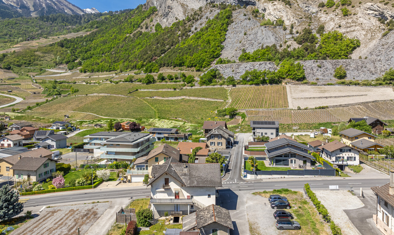 blick auf die berge mit aerial view, day time, rural view, ländliche aussicht, und mountain view