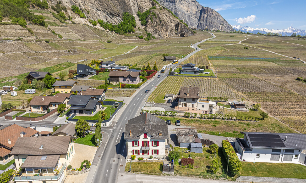 blick auf die berge mit orchard / agricultural view, blick auf obstgarten/agrarland, mountain view, blick auf die berge, und aerial view