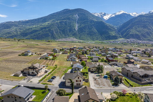vue sur la montagne avec day time, vue sur la montagne, mountain view, aerial view, et vue résidentielle