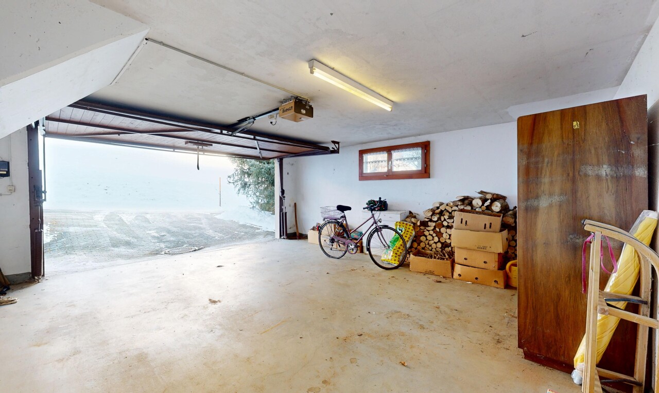 parking avec inside property