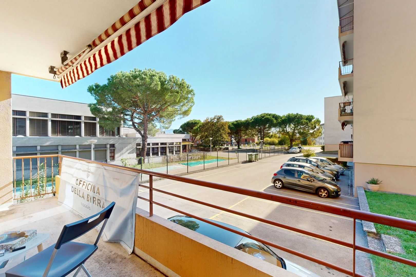 balcon avec balcon, from property, view focus, et day time