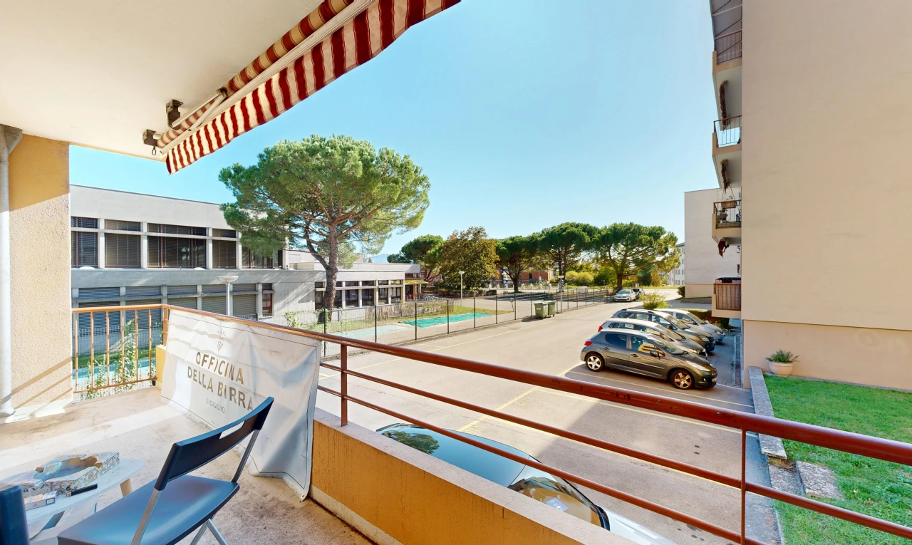 balcon avec balcon, from property, view focus, et day time