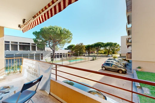 balcon avec balcon, from property, view focus, et day time