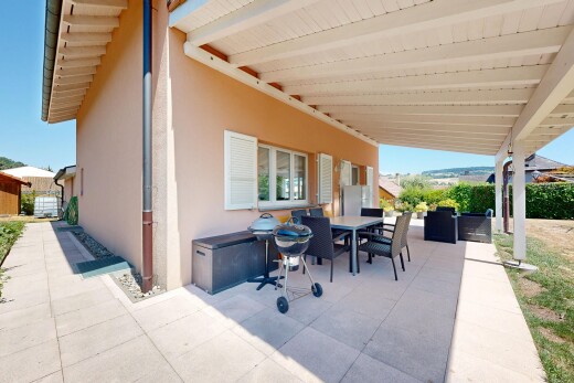 terrasse avec coin repas extérieur, terrasse, day time, et from property