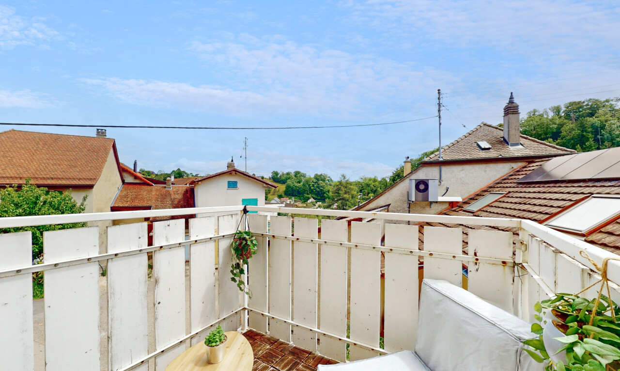 balkon mit day time, balkon, from property, und power lines view