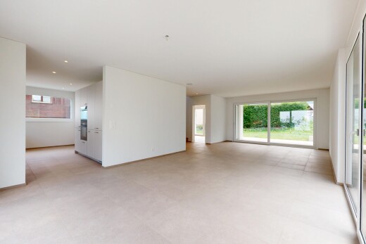 leerer raum mit inside property, natürliches licht, natural light, gipskartonwand, und drywall