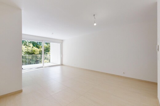 pièce vide avec cloison sèche, drywall, lumière naturelle, natural light, et inside property