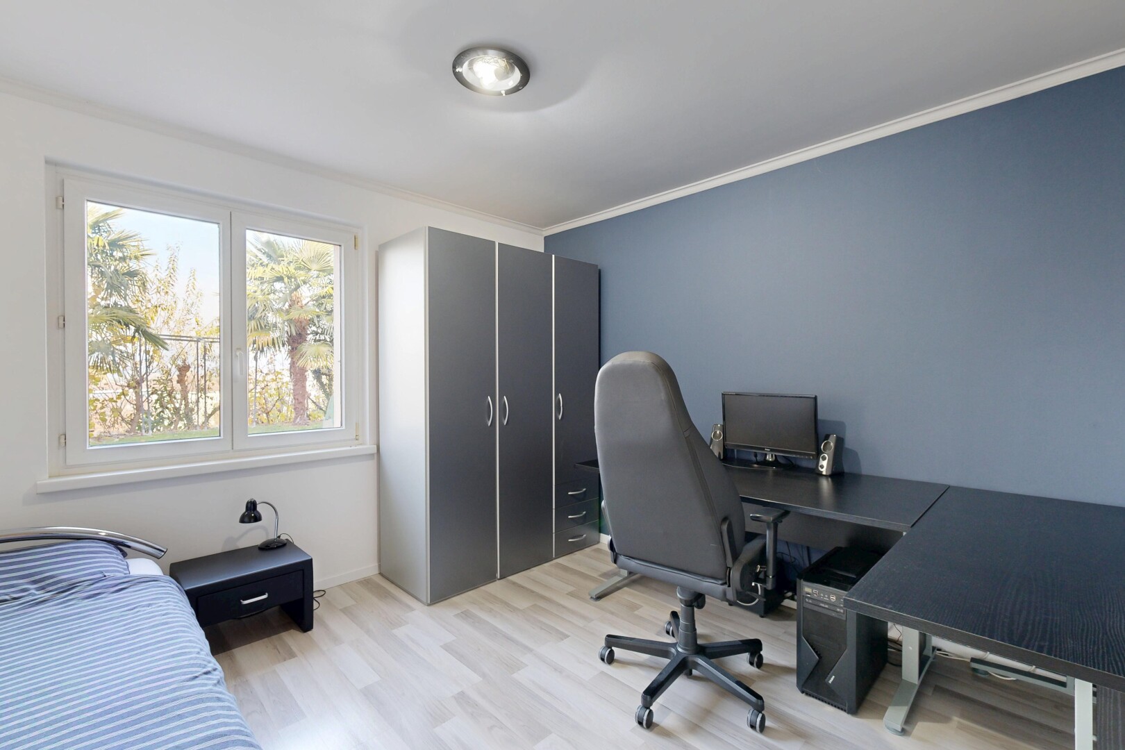 bureau avec lumière naturelle, natural light, cloison sèche, drywall, et espace bureau