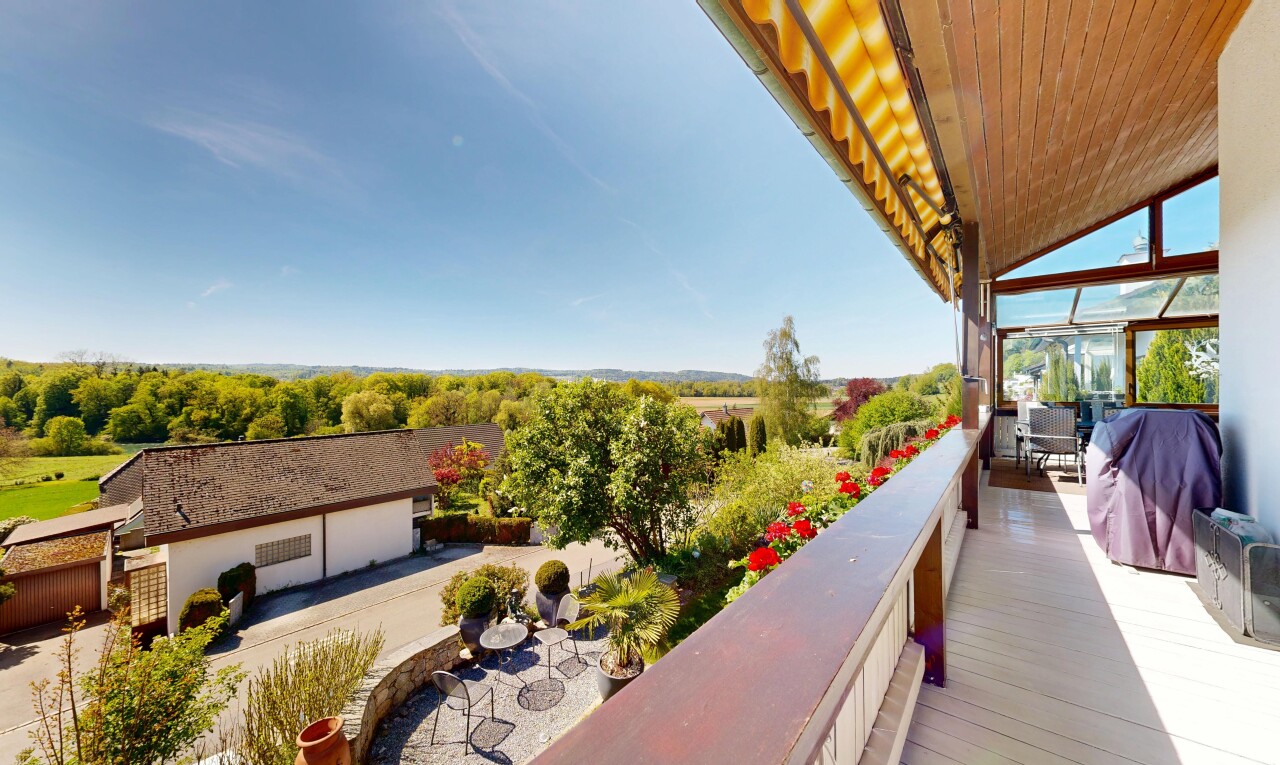 balkon mit day time, wintergarten, from property, und grill