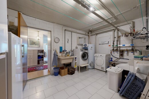 wäschekammer mit inside property, light floor, tumbler, wäscherei, und wasserkocher