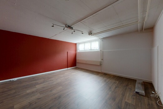leerer raum mit natürliches licht, natural light, holzfußboden, wood finish floor, und inside property