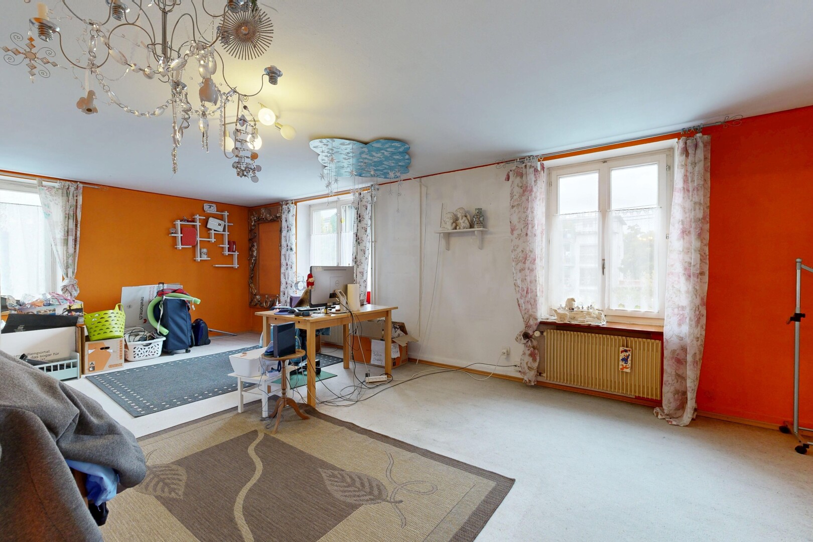 salon avec inside property, radiateur, lumière naturelle, natural light, et cloison sèche