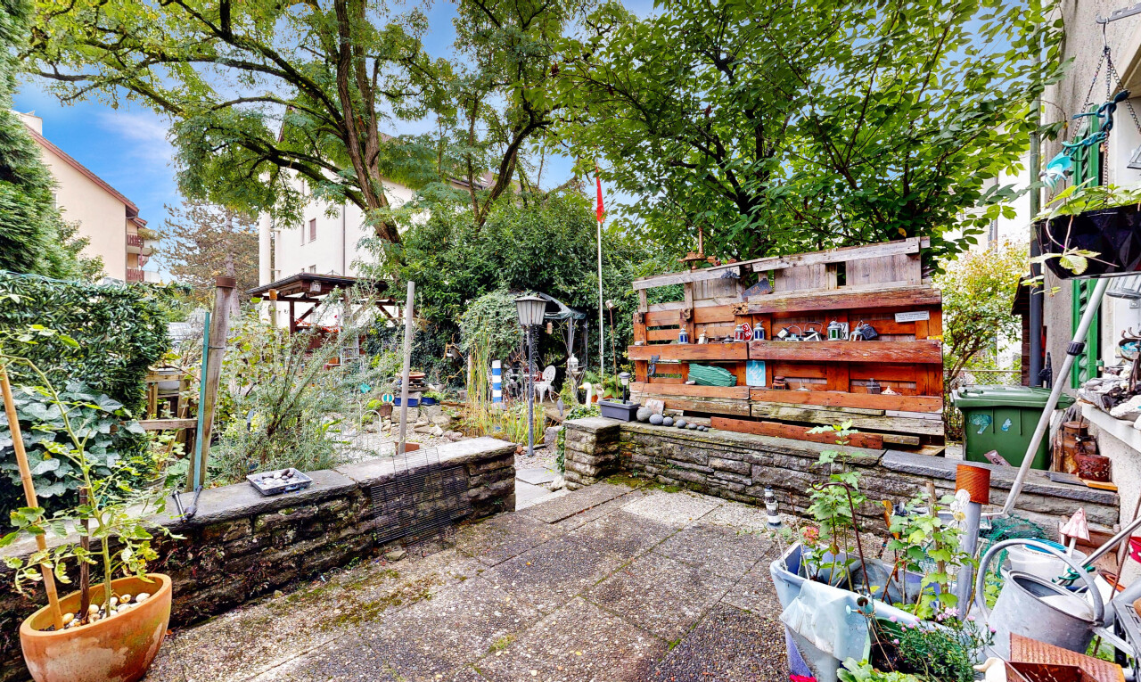 jardin avec day time et from property