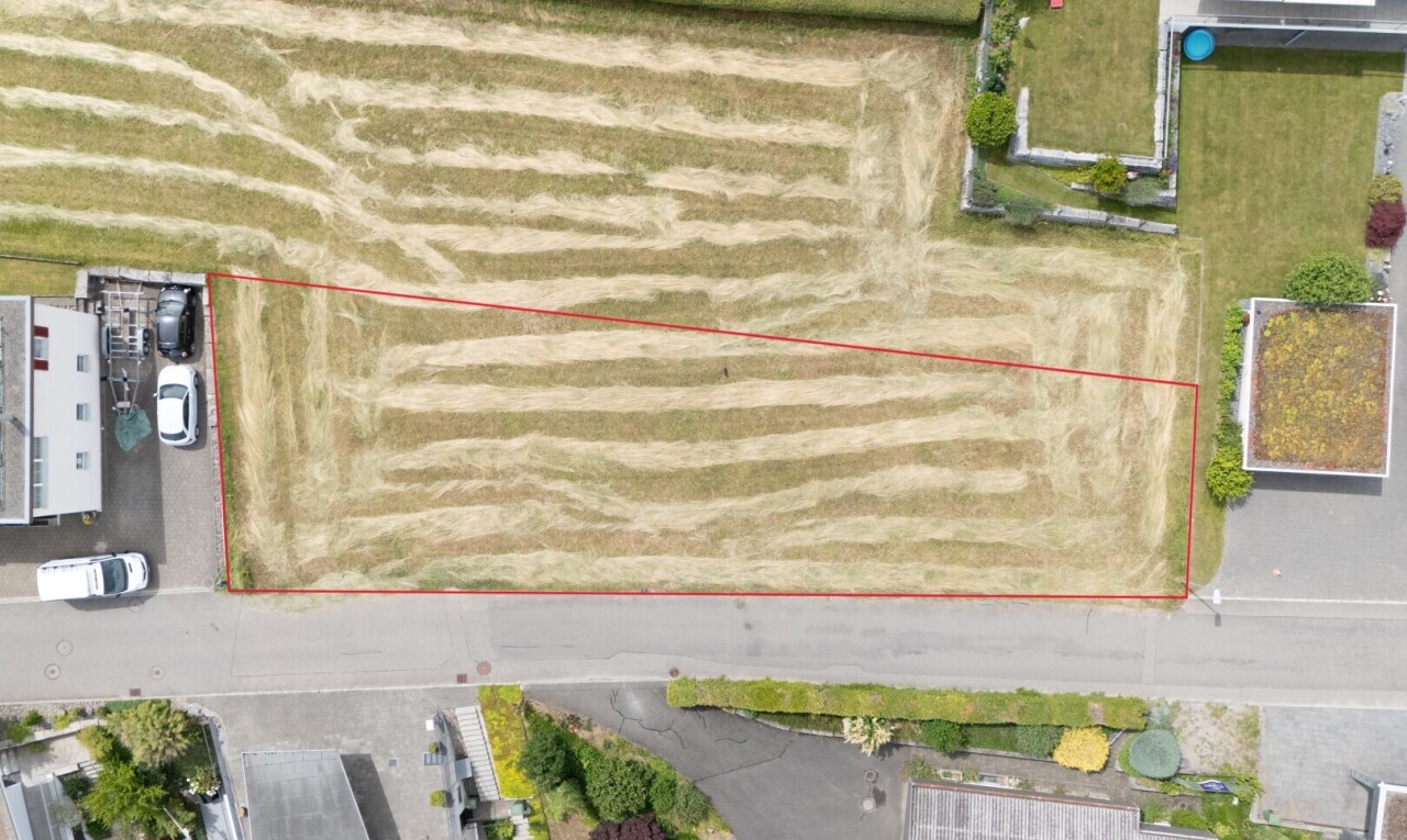 lage auf der karte mit property lines und aerial plat map