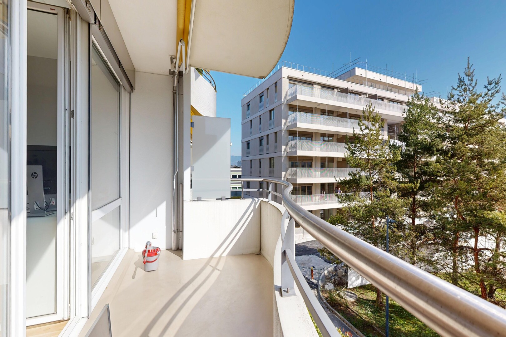 balcon avec balcon, day time, apartment complex view, et from property